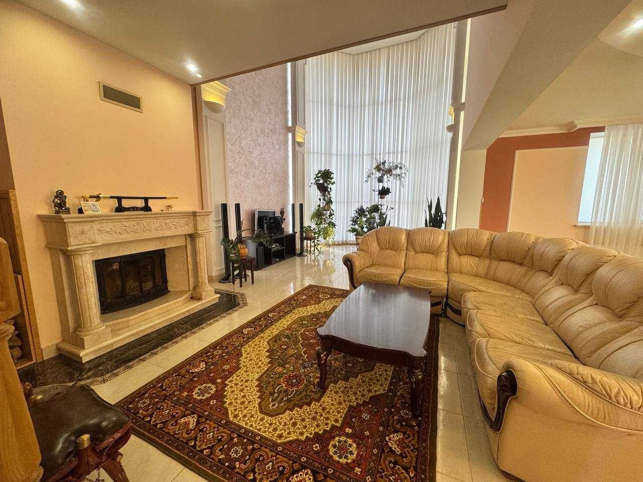 Продаж будинку з ділянкою на 20 соток,Озерна.площа 444 кв.м, 5 кімнат.