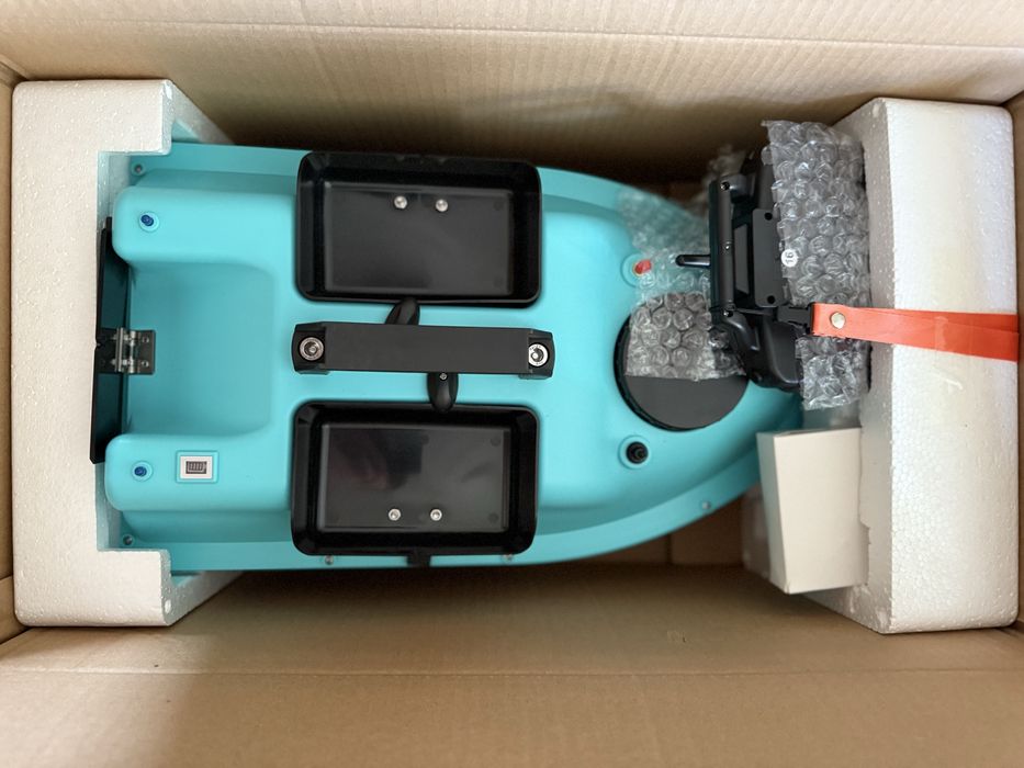 Łódka zanętowa V018 GPS 12k.mAh Torba