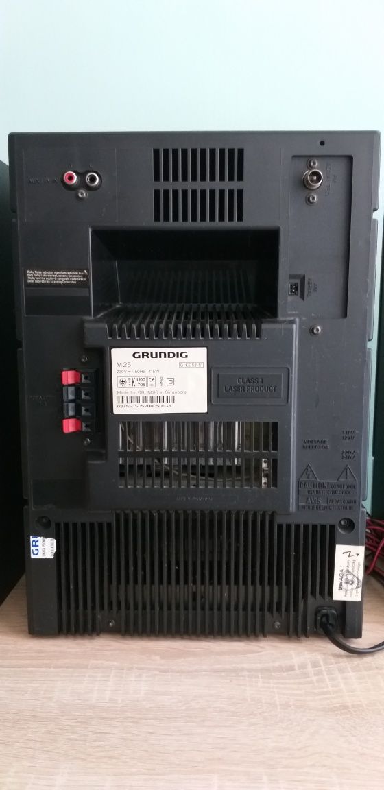 Wieża Grundig M 25 z pilotem.