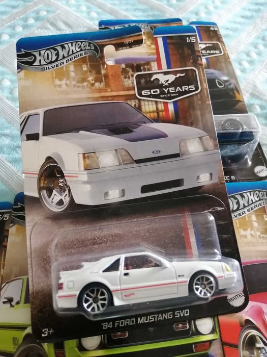 Hot wheels Ford mustang 60 years Novos