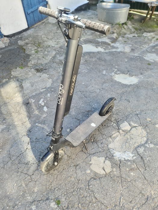 Продам електросамокат bongo cecotec series a