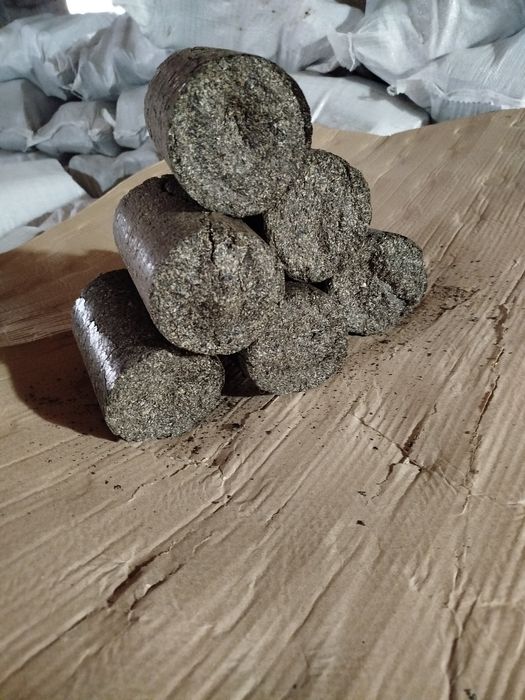 Брикети з лушпиння соняшнику (діаметр 90 мм)!!