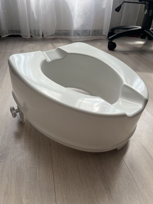 Насадка на унитаз для поднятие высоты