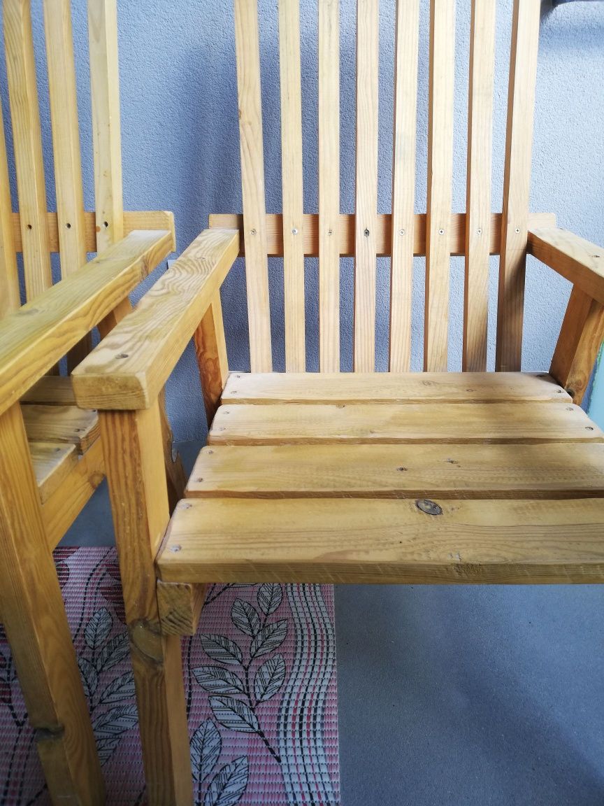 Fotele drewniane balkonowe