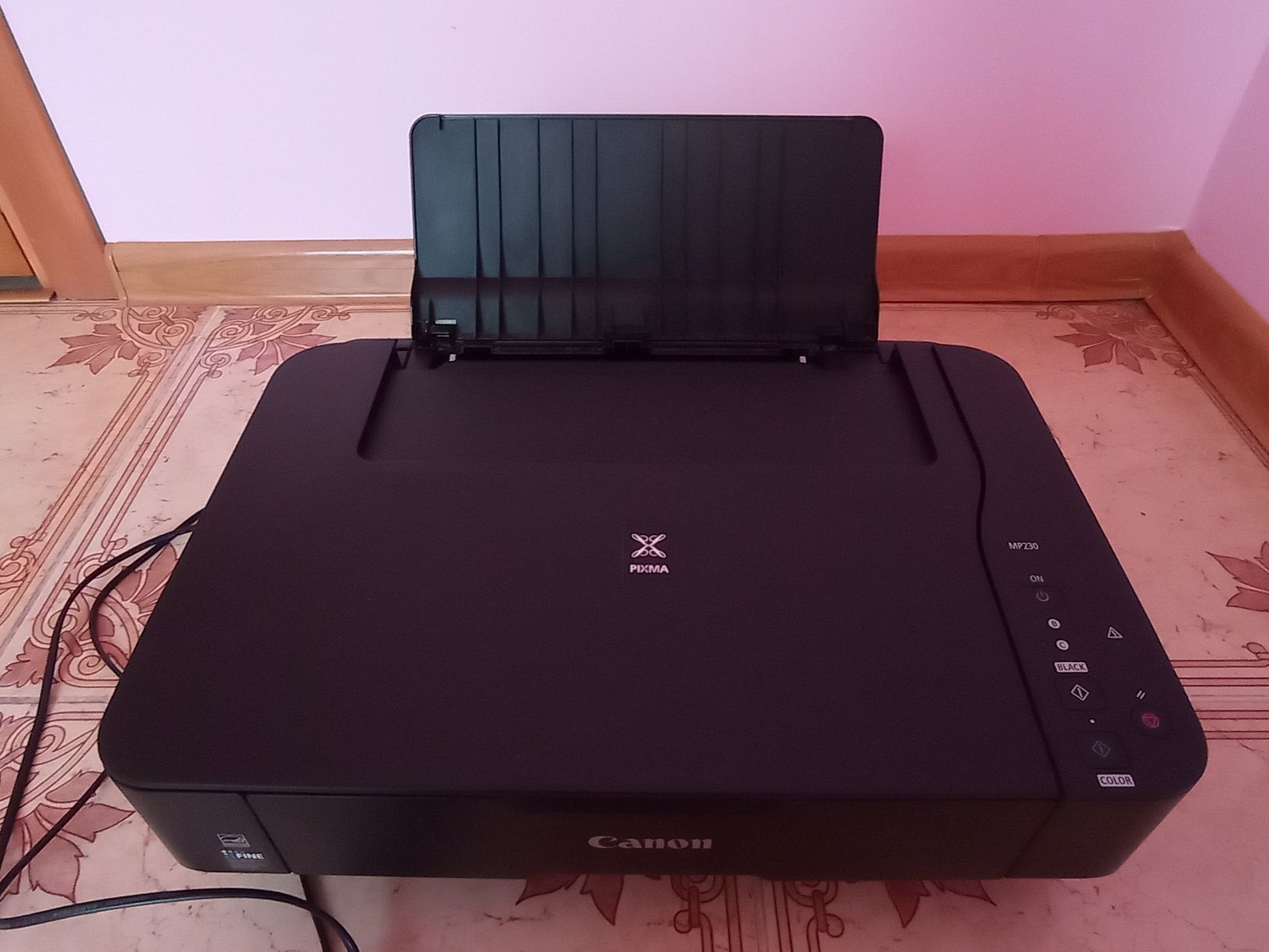 Принтер + ксерокс + сканер Canon PIXMA MP230