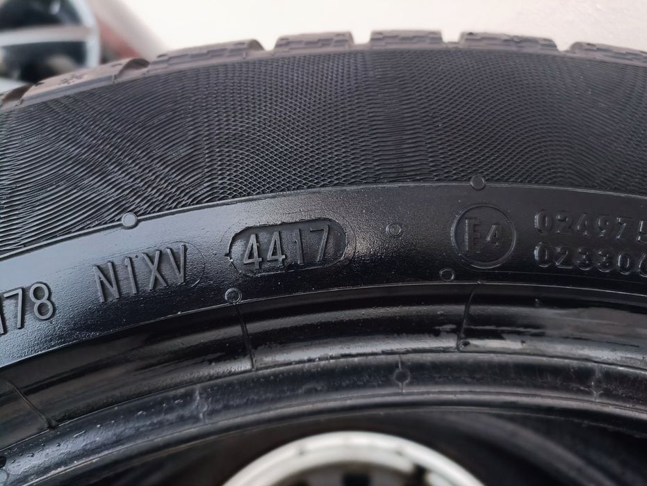 Гума  225/50 R18 шини зимові