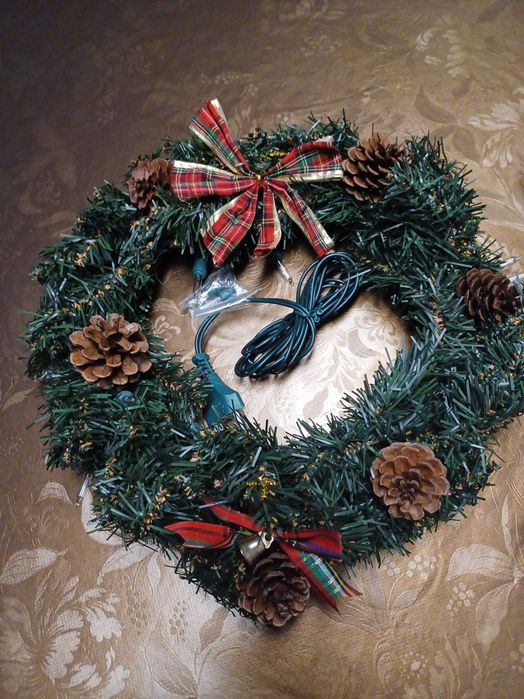 Decoração de Natal - Coroa para porta com luz incluída - NOVA