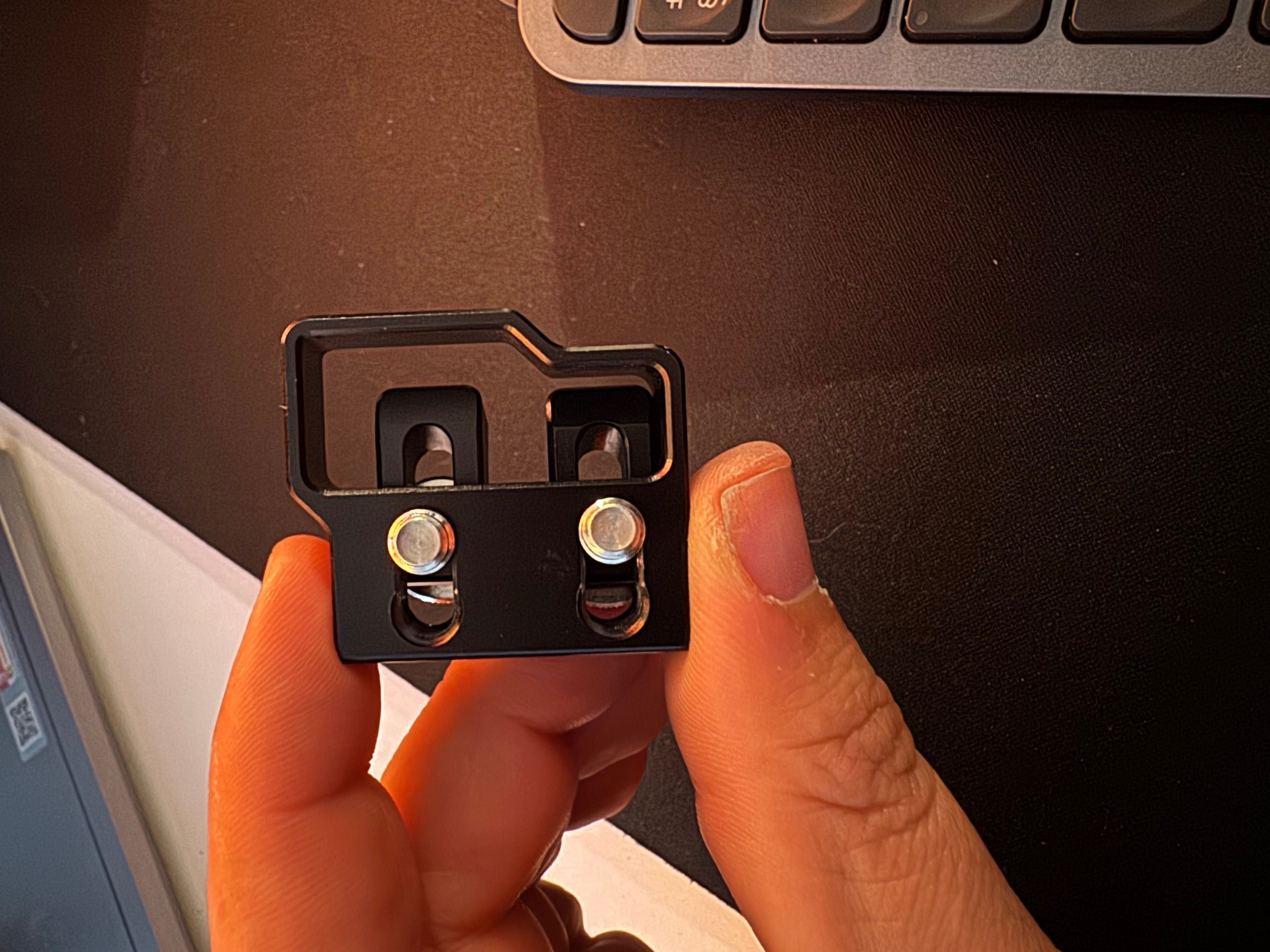 SMALLRIG Cable Clamp 2246 (BMPCC 6K/4K) Versão antiga