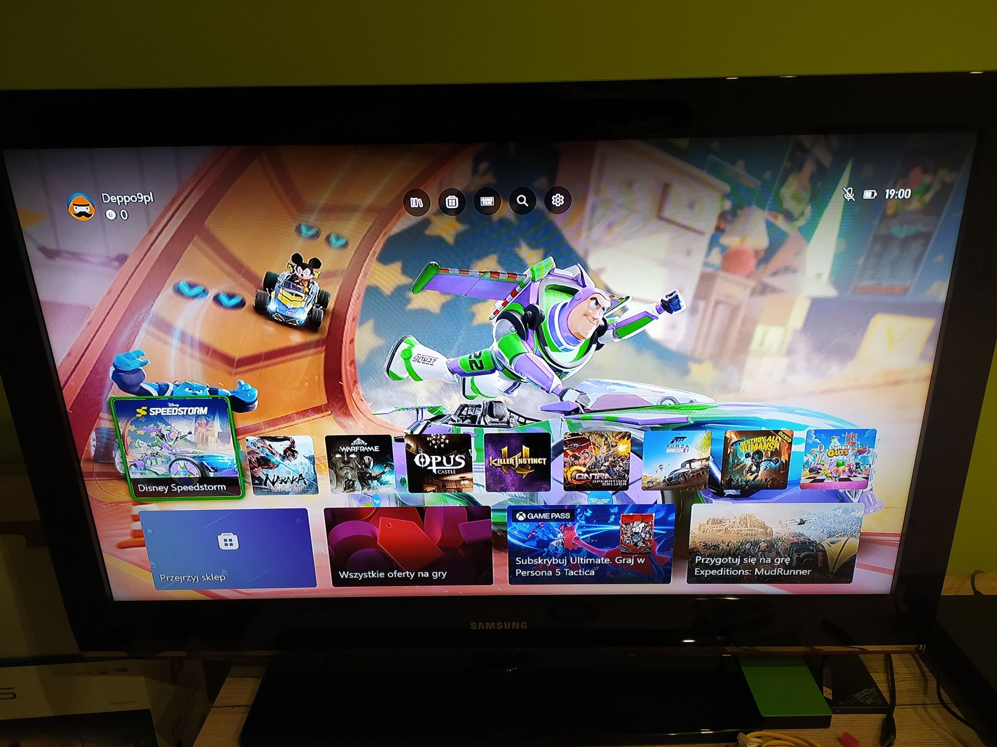 Xbox One X 1TB 4K HDR Stan jak nowy Gry GTA V FORZA HORIZON 4 GWARANCJ