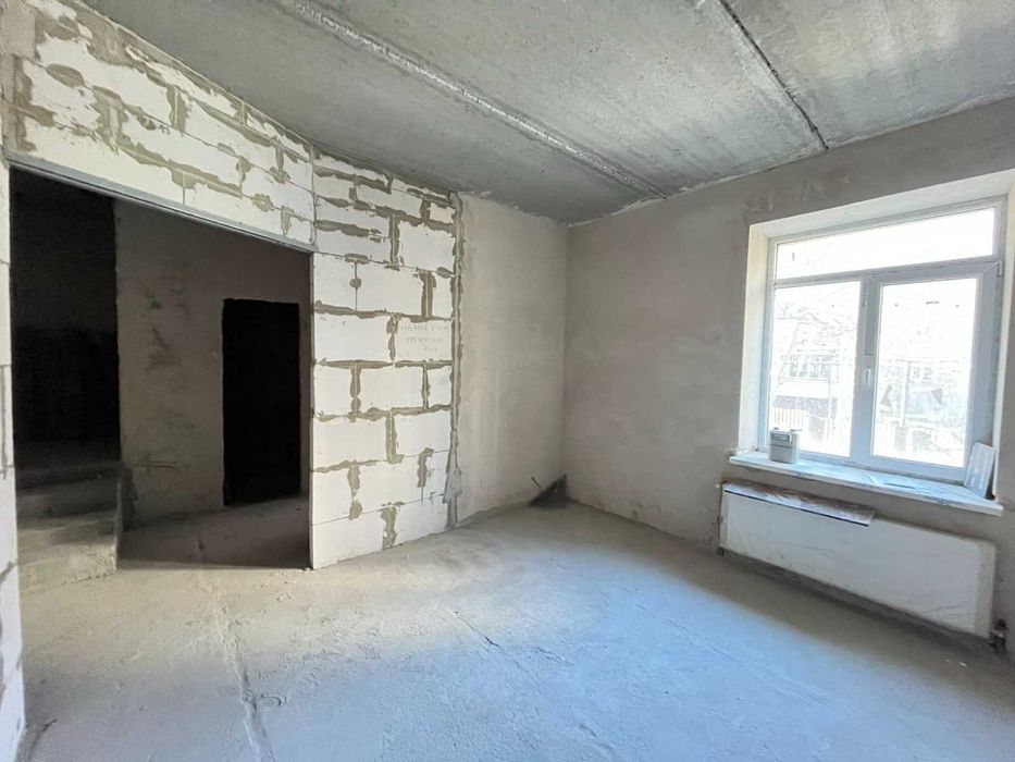 ПРОДАЖ 2-кімнатної квартири в престижній локації біля Озера (Виставка)