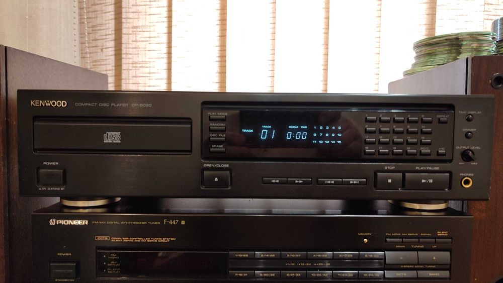 Сд проигрываель Kenwood DP-5030.Состояние.Звук !