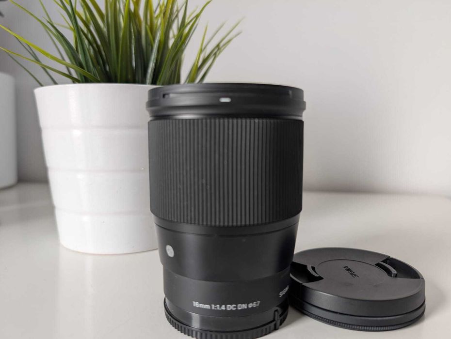 Sony ZV-E10 +obiektyw jasny Sigma 16 mm 1.4 stan idealny, 1 właściciel