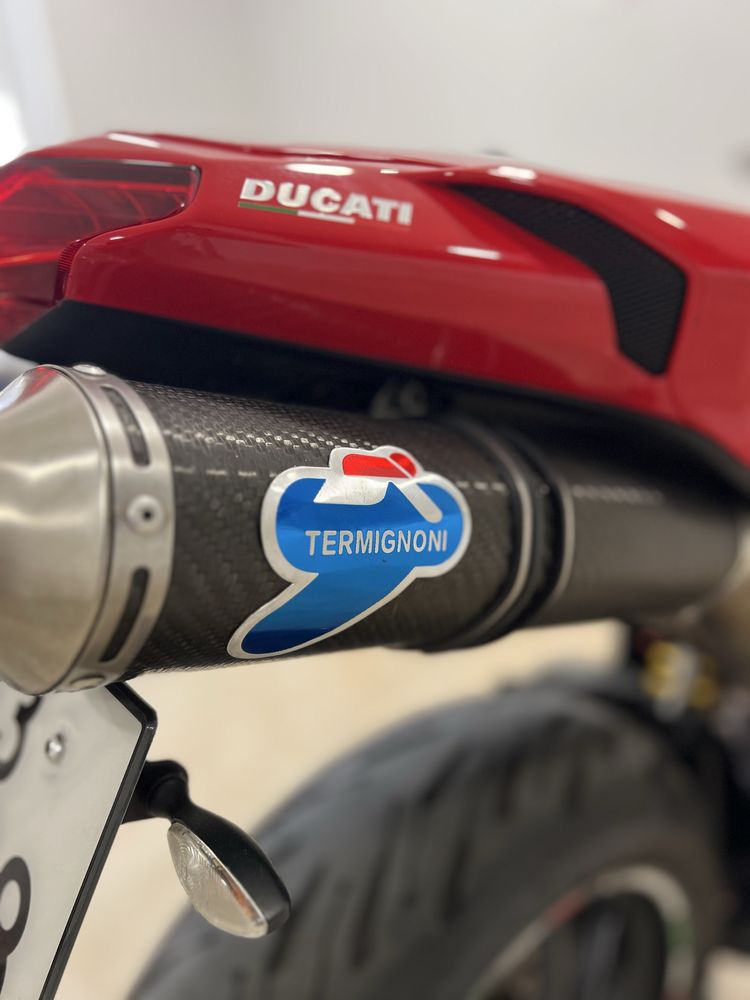 Ducati 1198.