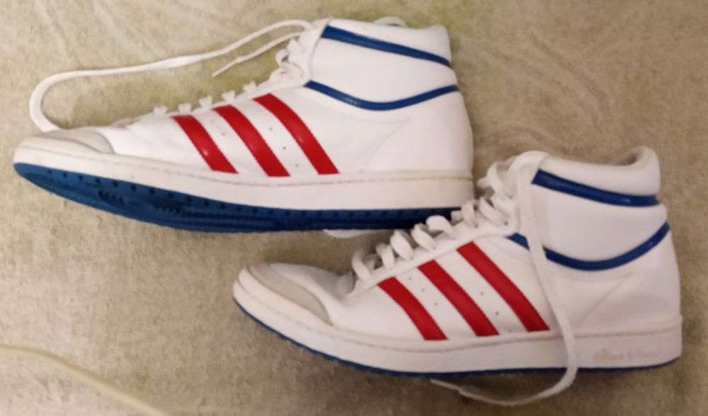 Кросовки фирменные "adidas"