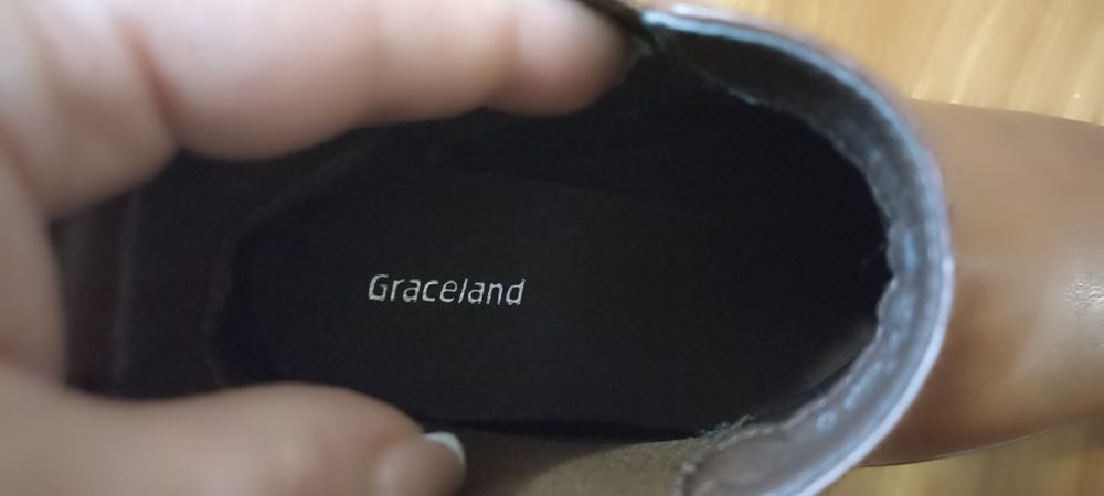 Продам шкіряні  нові брендовані італійськ ботінкиі Челсі 37