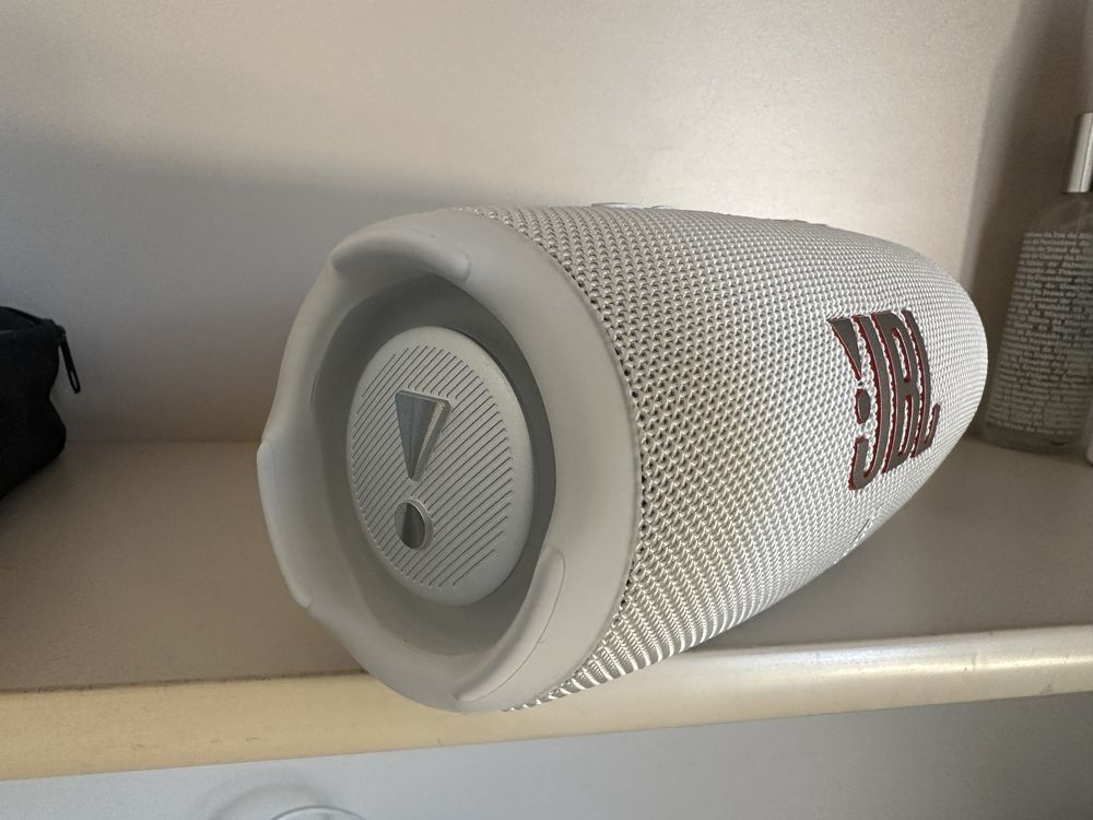 Coluna som JBL CHARGE5