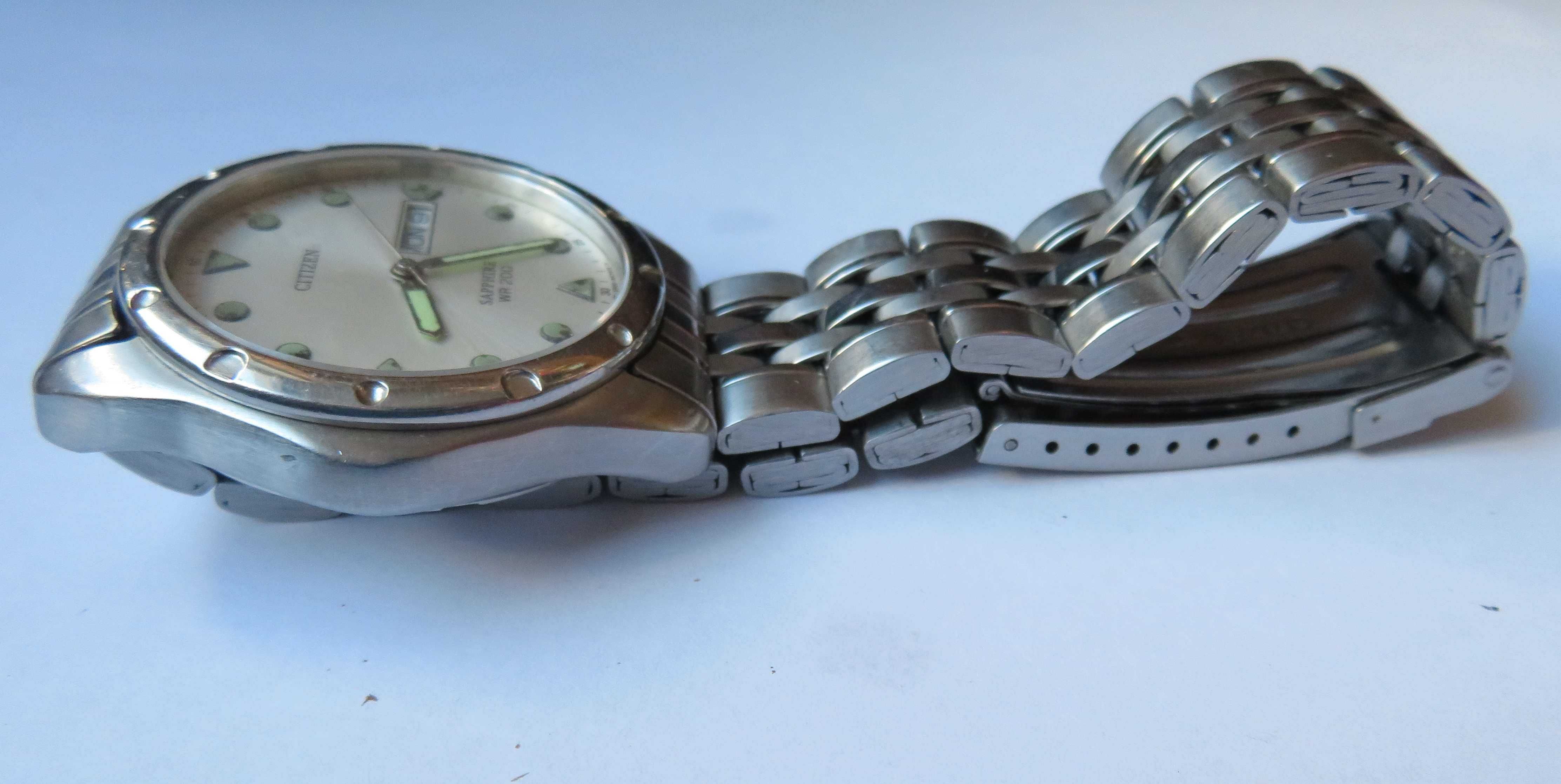 zegarek  Citizen  szafirowe  szkło  wr 200  kwarcowy