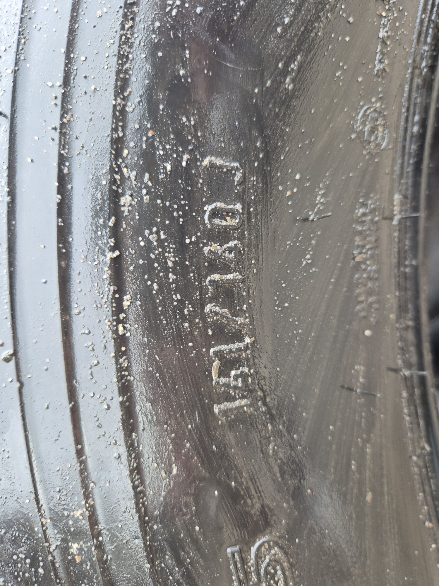 Opony 245/70r19.5j