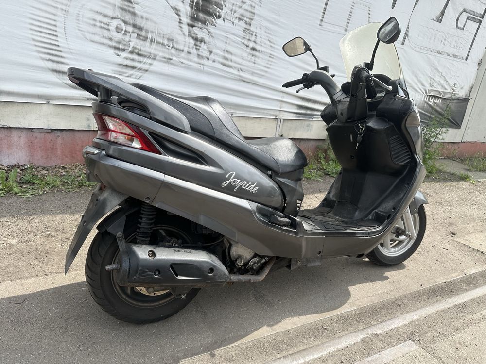 Sym Joyride 125 skuter w calosci