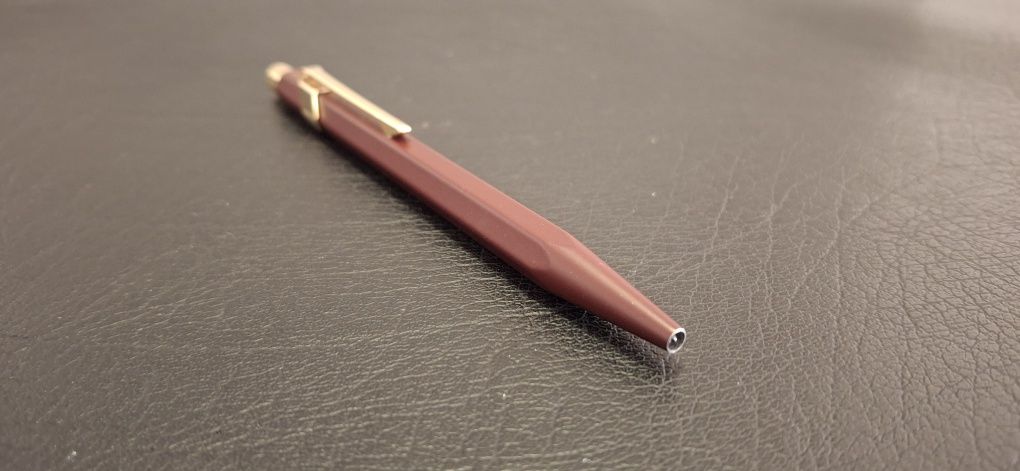 Caran D'Ache 858
