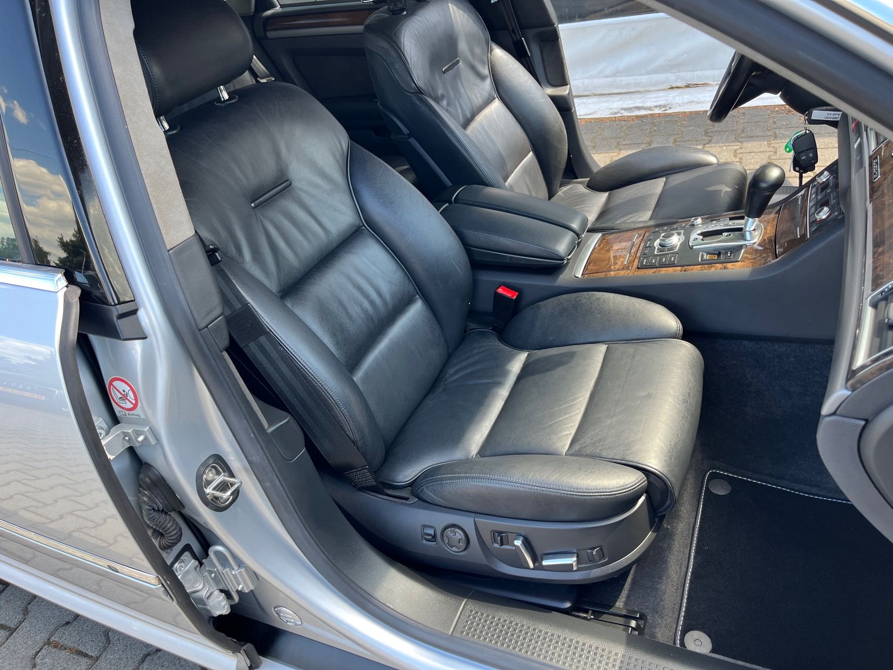 Audi A8 IDEAŁ Solar Keyles Radar 4xKlima Bose F1 El.Rolety FULL Bixen Webasto