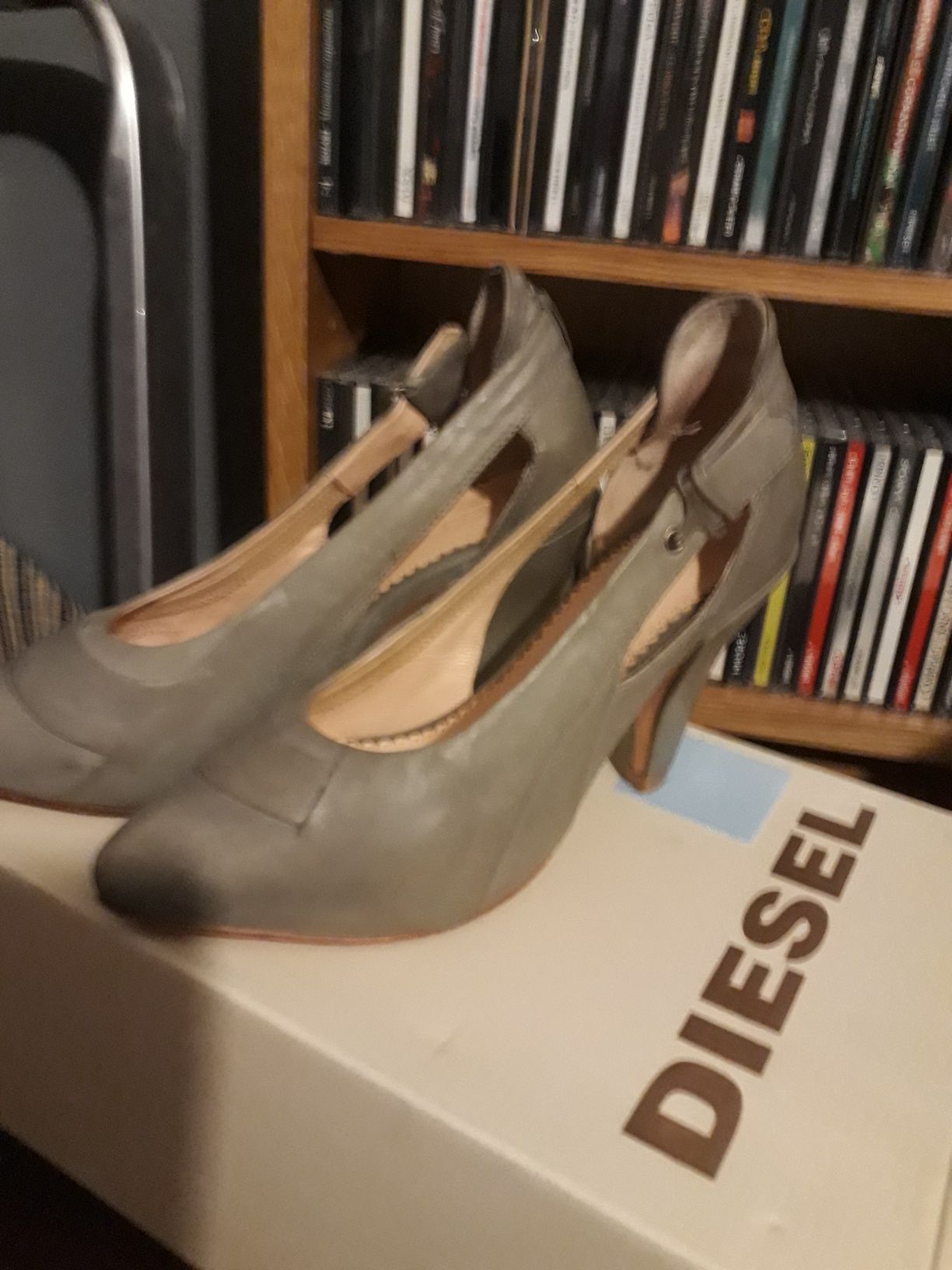 Sapatos cinza Diesel 36