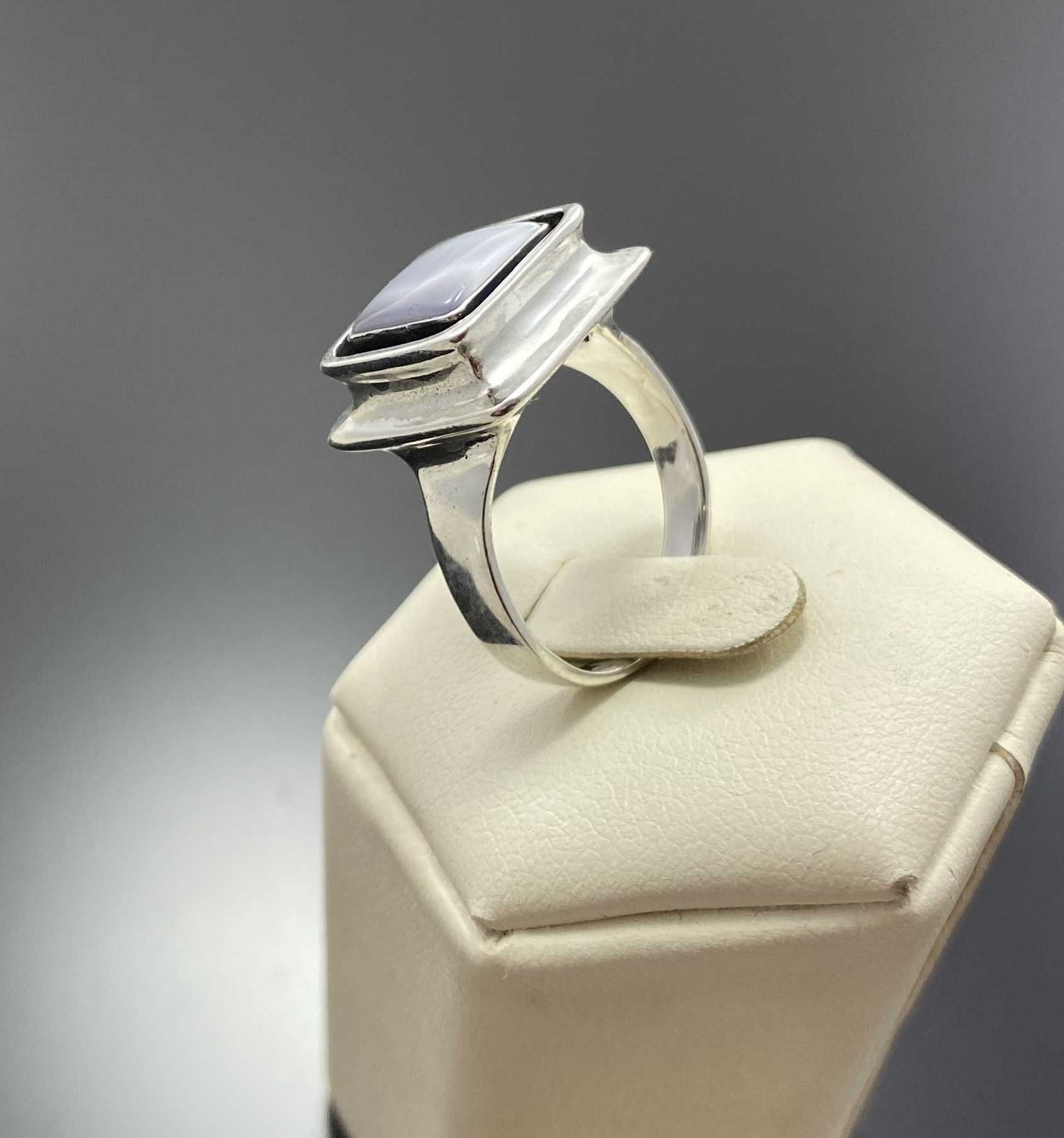 Srebrny pierścionek z kamykiem Ag925 r17