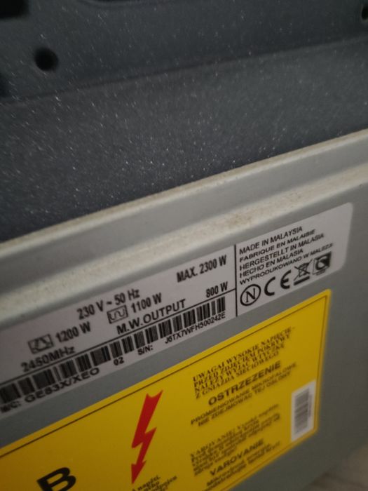 Sprzedam kuchenkę mikrofalową.