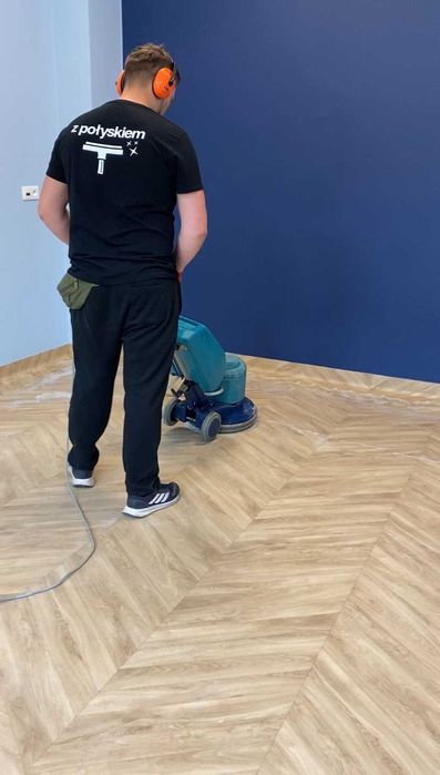 Pranie tapicerki (kanap, krzeseł, wykładzin, dywanów) i sprzątanie