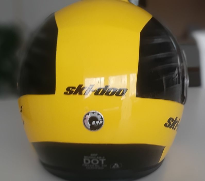 Kask Ski Doo BRP XL jak NowyKask jest jak Nowy 
Ubrany moze 2 razy 
Ża
