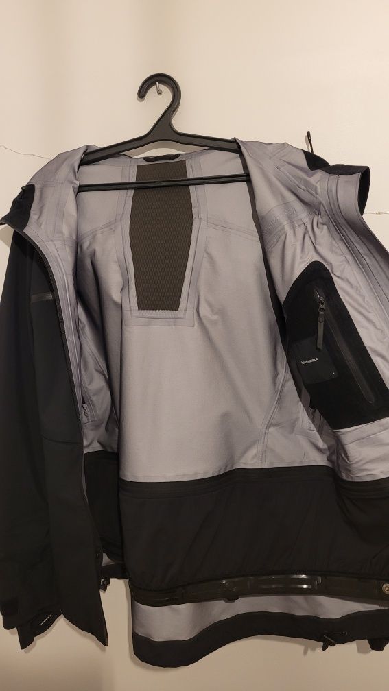 Kurtka Peak Performance