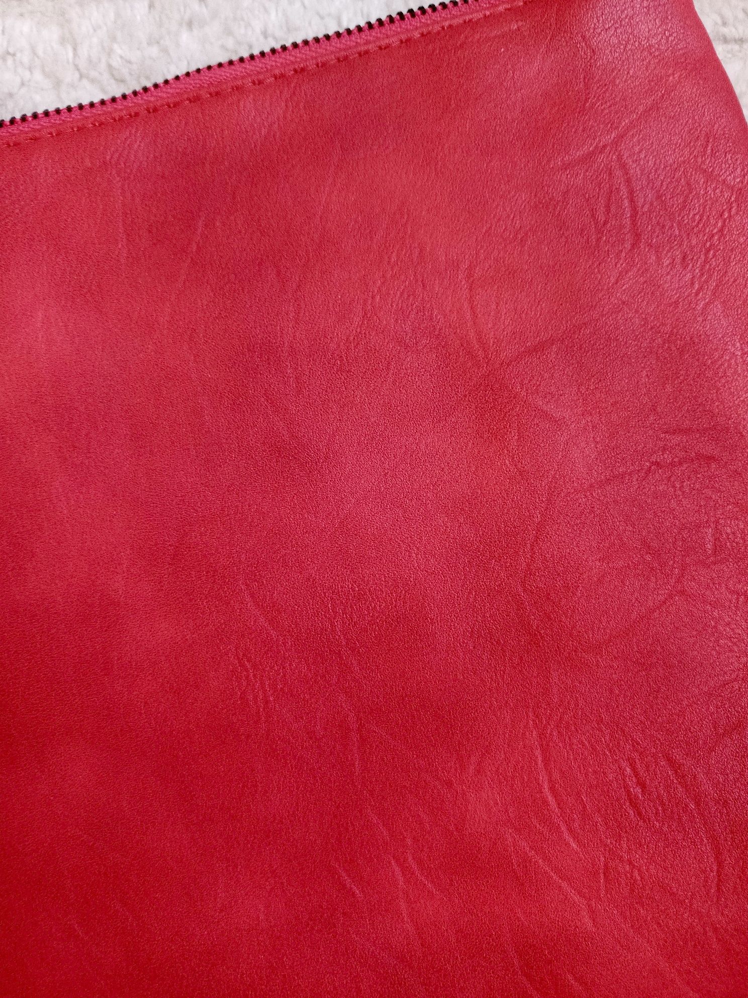 Czerwona torebka typu clutch do ręki elegancka kopertówka