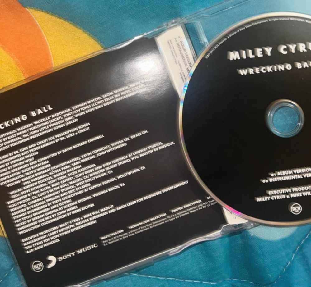 Miley Cyrus Wrecking Ball