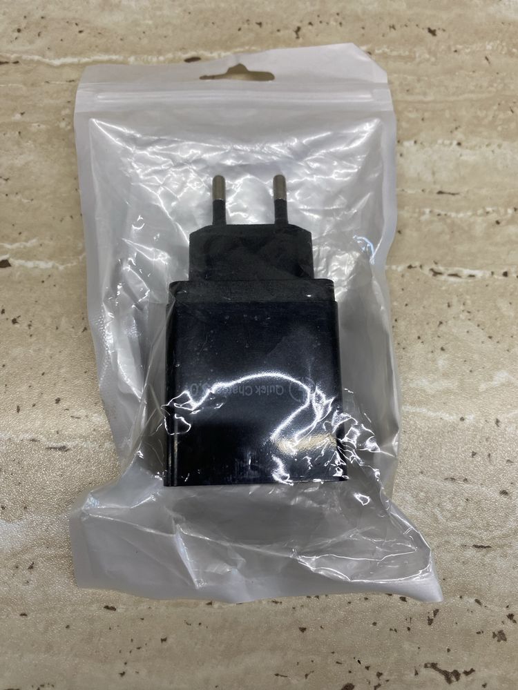 Зарядний блок на 4 usb,зручний під час відключень світла, знижена ціна