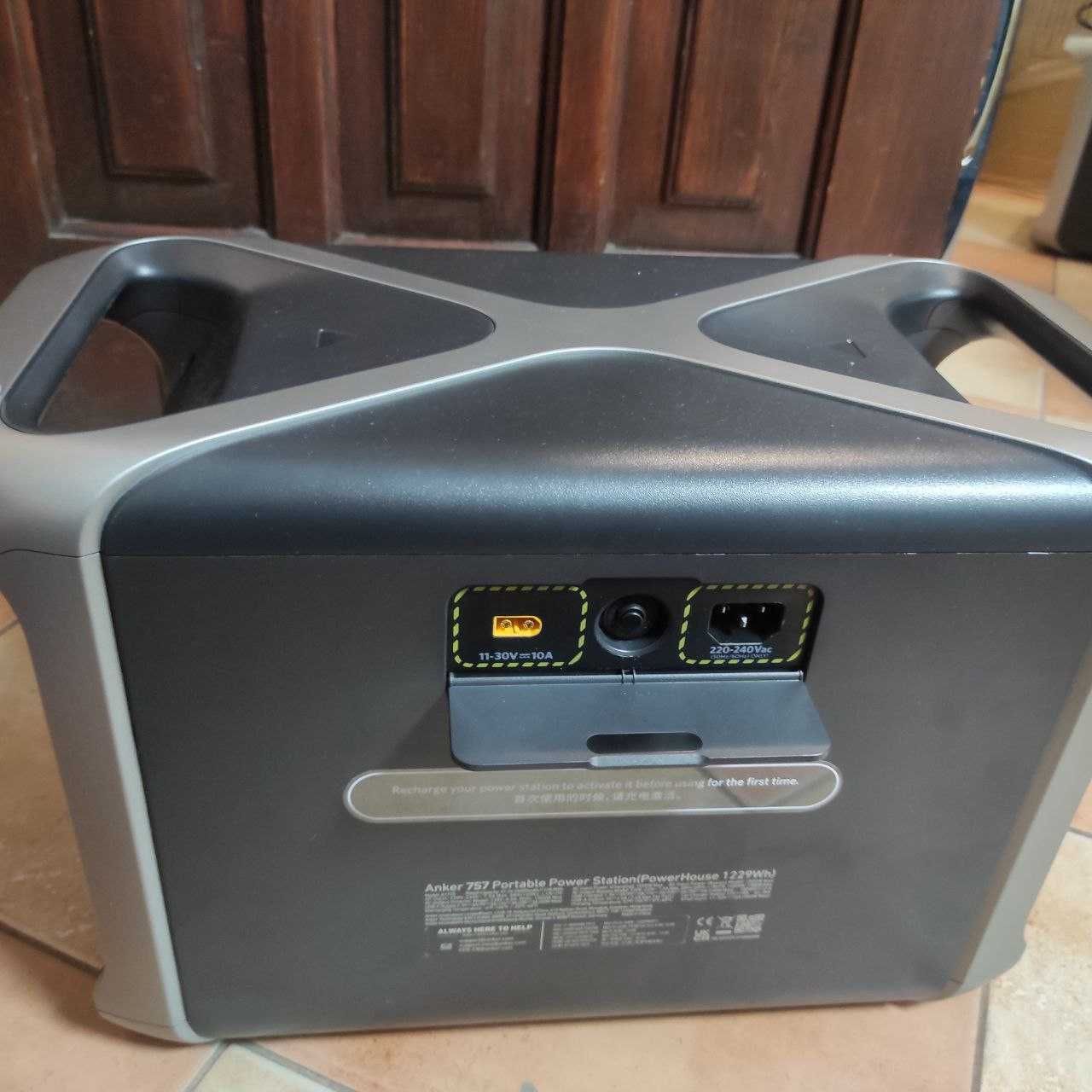 Зарядна станція Anker 757 Power House 1229Wh 1500W A1770