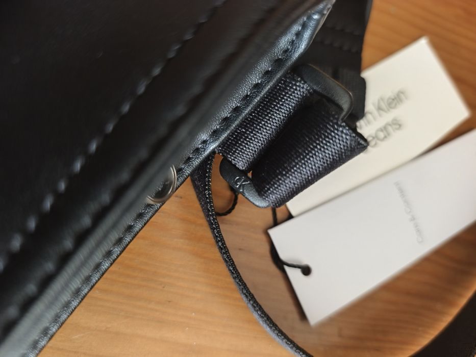 Calvin Klein Mala Tiracolo Preta .