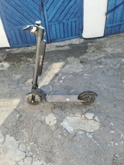 Продам електросамокат bongo cecotec series a