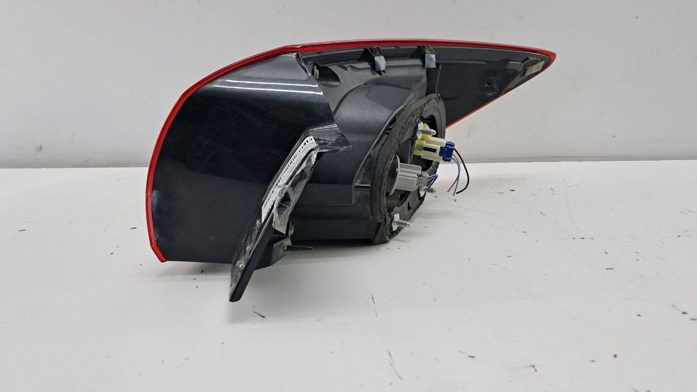 Фонарь задный левый стоп Mazda 3 хетчбек 2013-2018 B45D51160