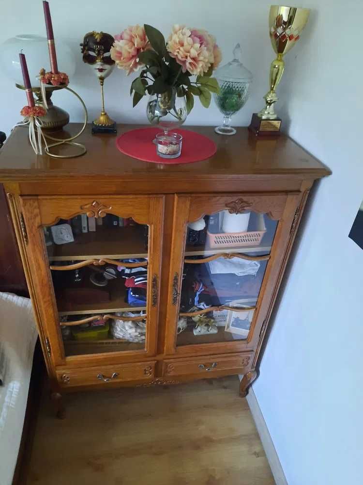Biblioteczka w stylu ludwikowskim/witryna ludwikowska