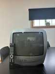 Televisão a cores com comando é ideal para um quarto. um quarto.