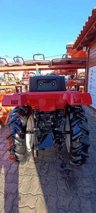 Campanha de Natal: Trator Mitsubishi mt16 + 4 alfaias POUPE 1250€