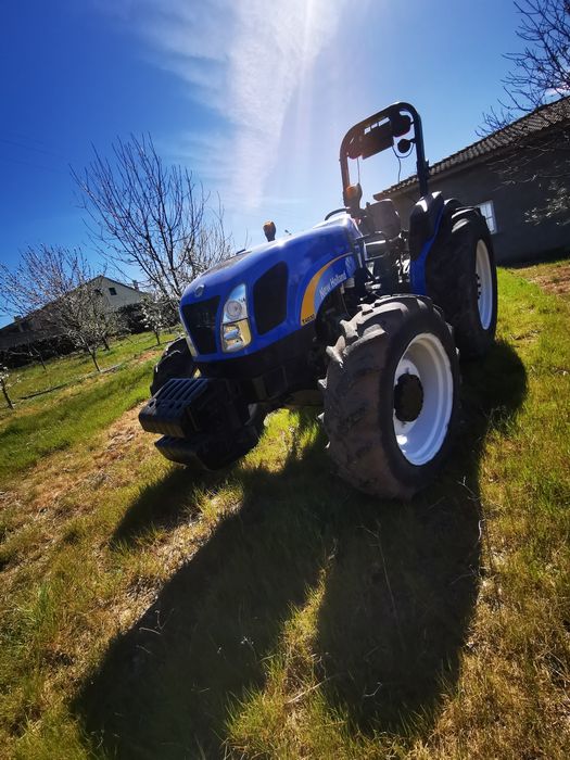 Trator New Holland 75cv
