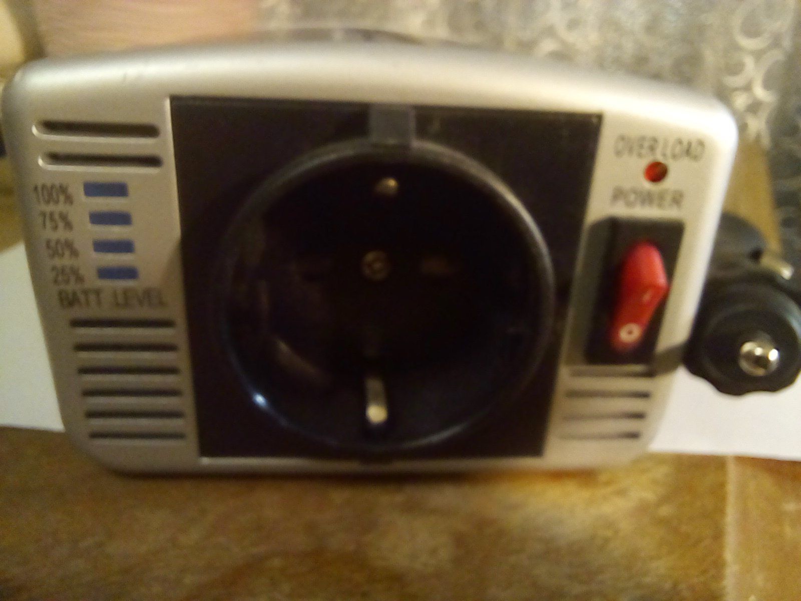Инвертор Belkin Output 230W