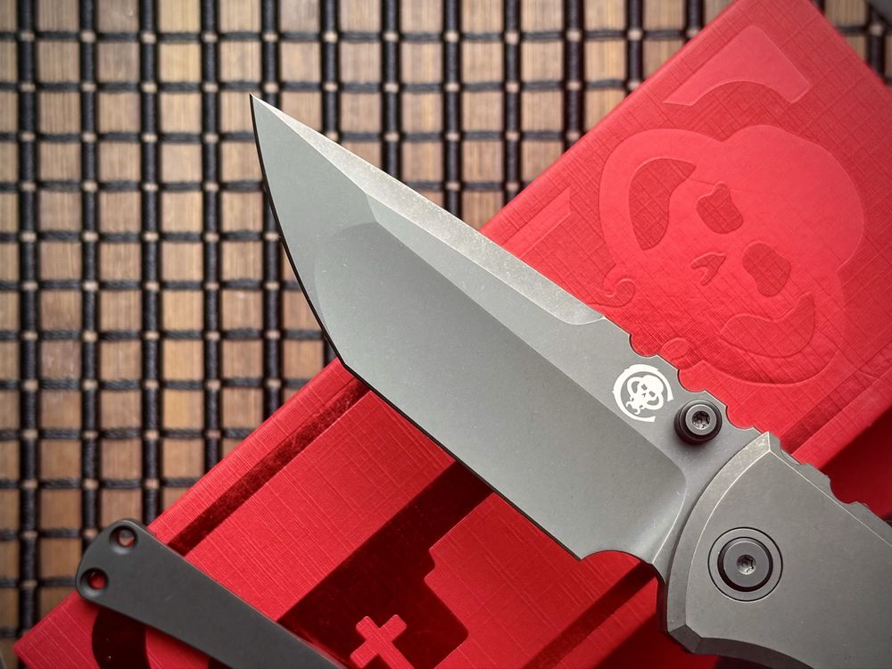 Нож Chaves Redencion 229 Integral Tanto Titanium Grey PVD M390