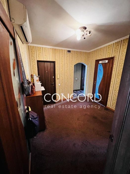 Метро Теремки. Продам 3к Академіка Заболотного вул., 46