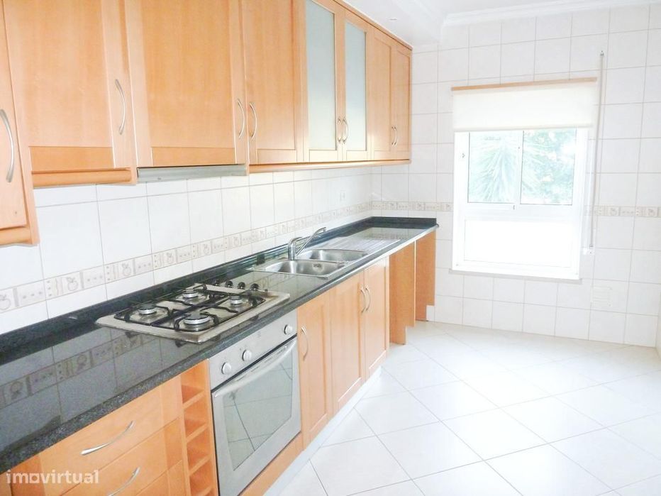 Apartamento T2 em Coimbra (Vale Rosal)