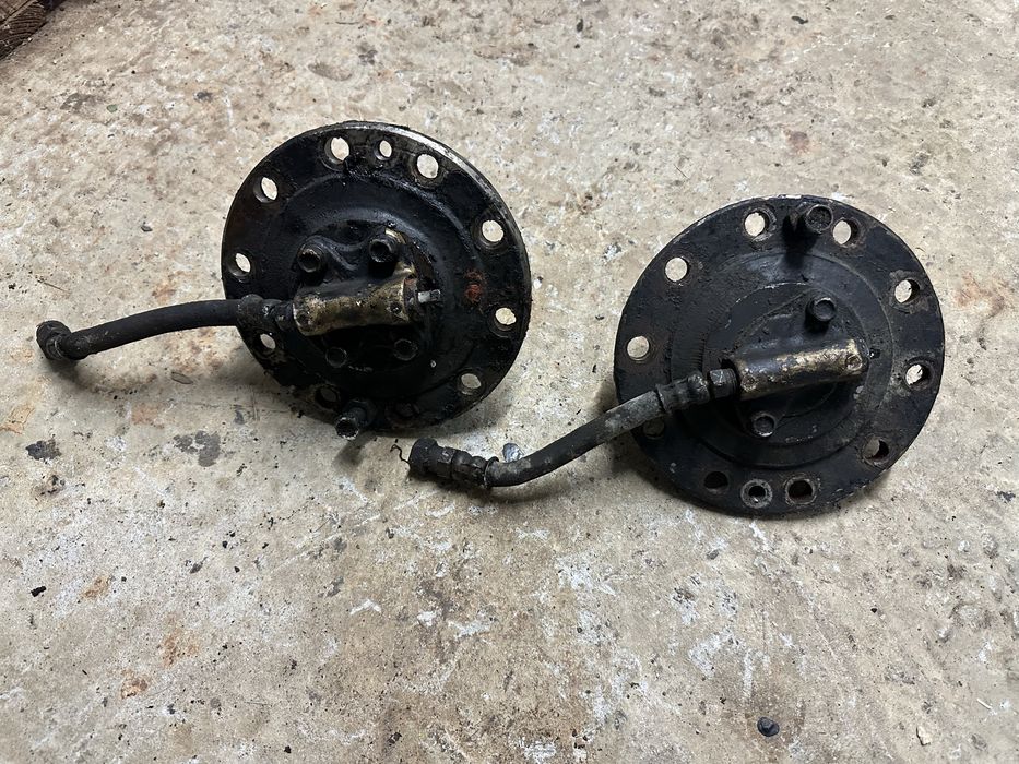 Флягець переднього моста зил 131 кришка ступиці цапфа