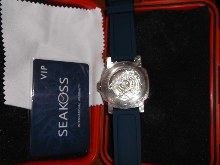 Продам мужские новые часы SEAKOSS GMT