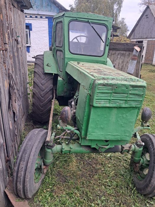 До вашої уваги Т40 без ведучого передка, із двокорпусним плугом 2×35..