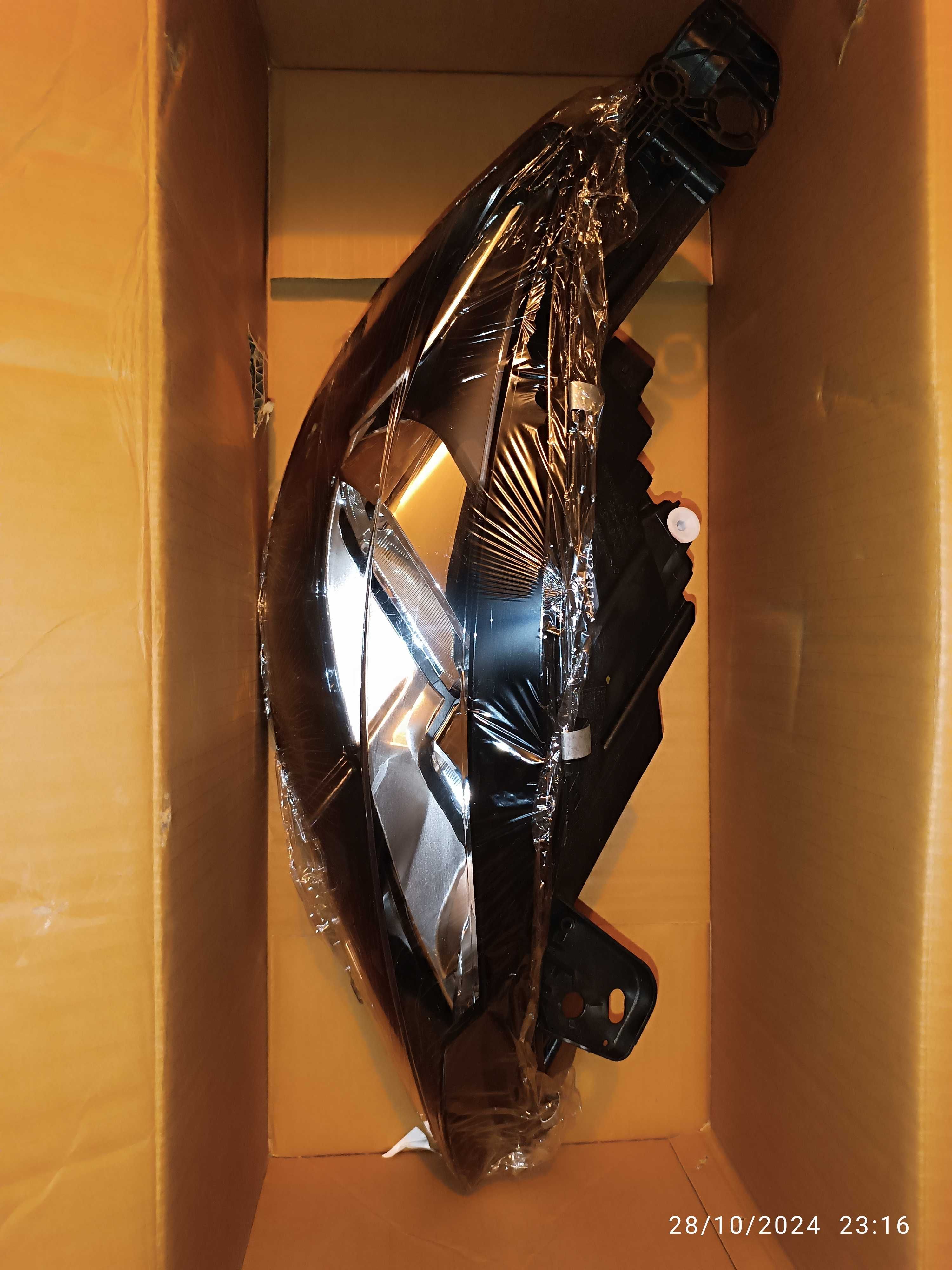 Farol principal lado direito Peugeot 308